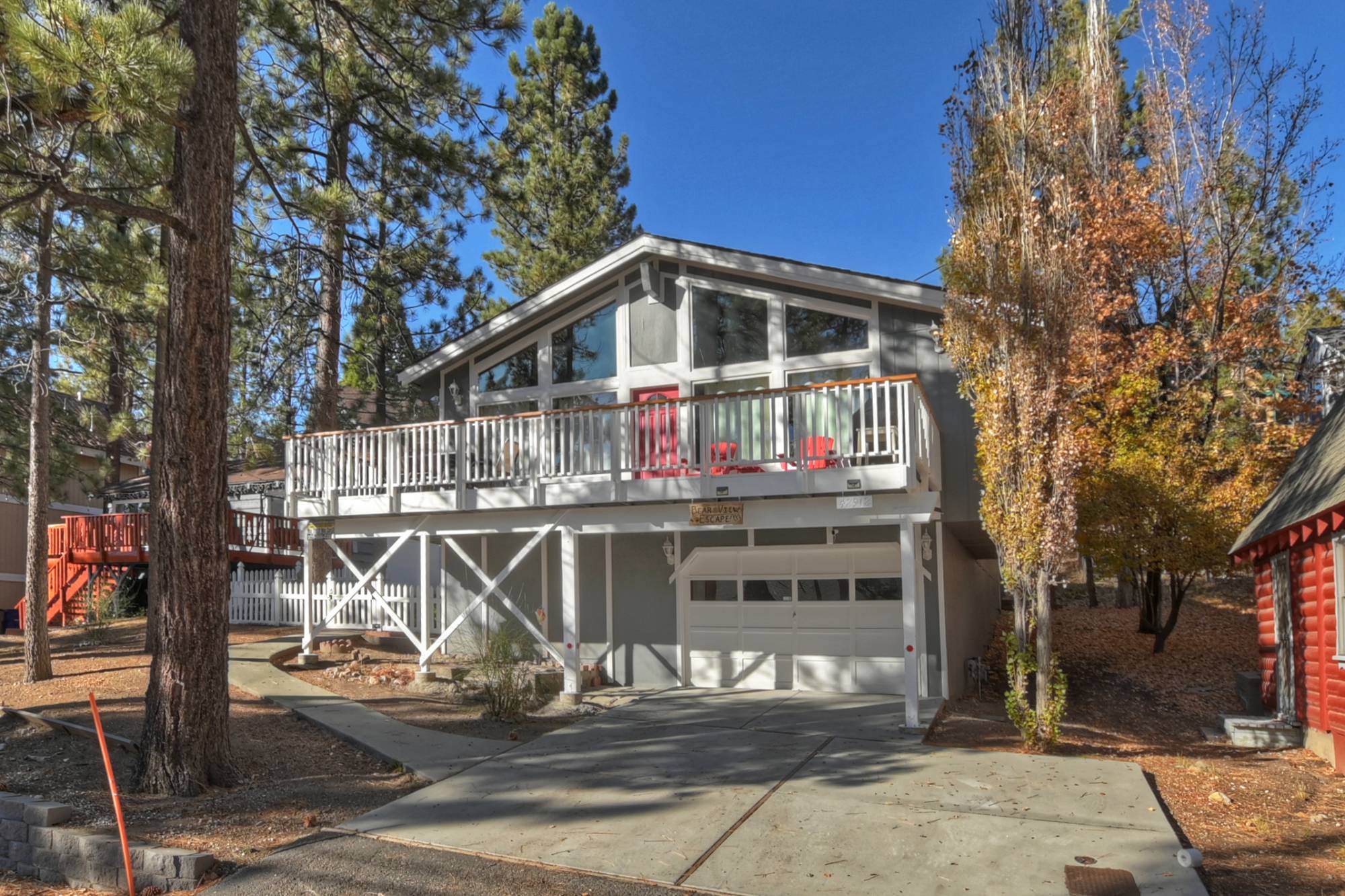 Bear View Escape exterior and deck in Big Bear Lake
